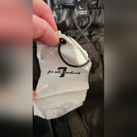 NWT 7 For All Mankind Vegan Faux Leather Tapered Ankle Cargo Pocket Pant Jogger - Picture 7 of 9